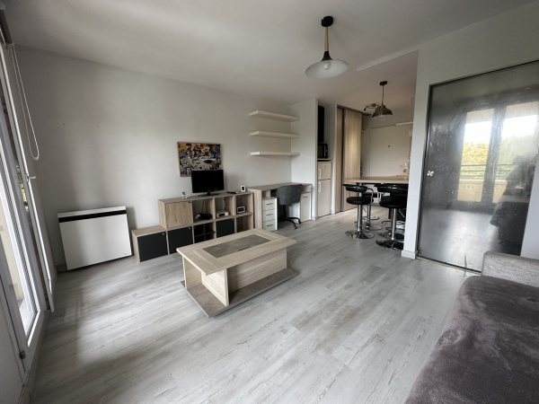 Offres de location Studio Le Mesnil-Saint-Denis 78320